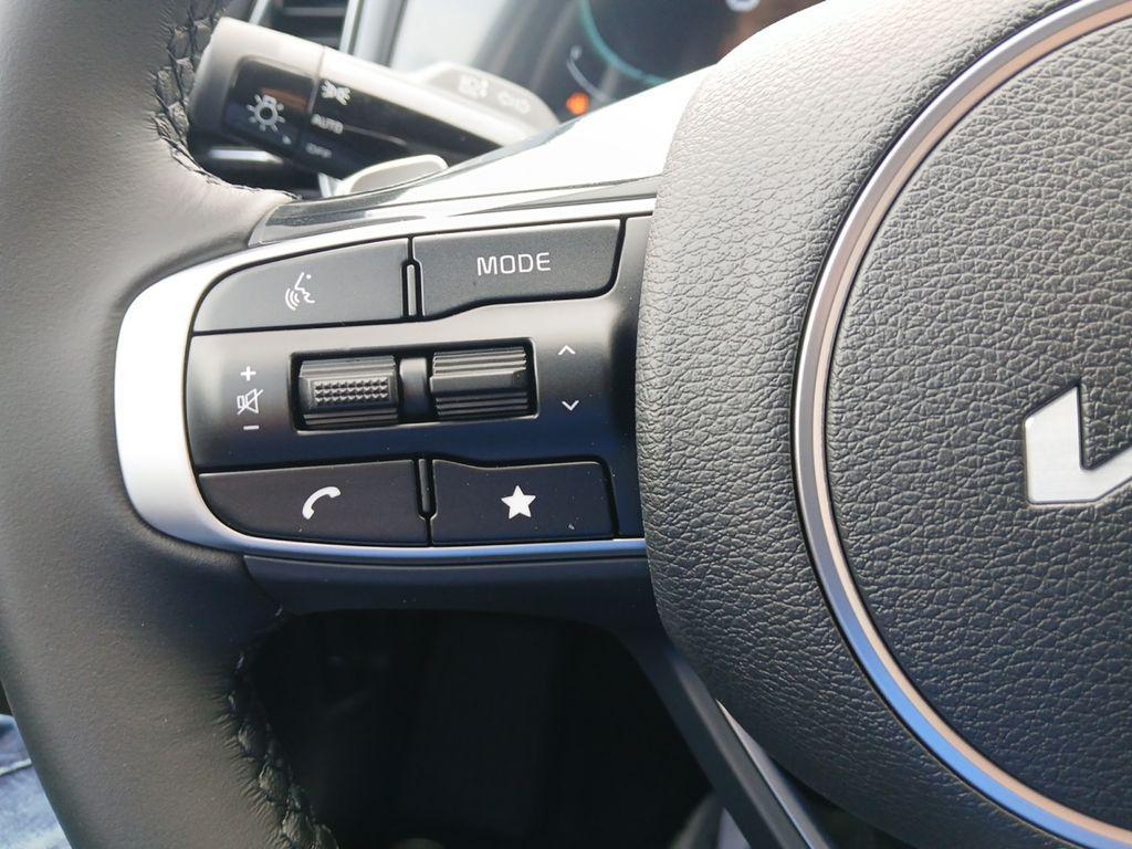 new 2025 Kia Sportage car, priced at $40,140