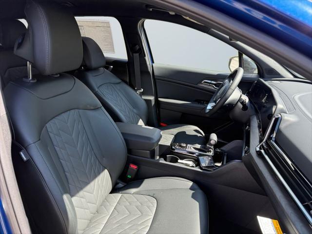 new 2025 Kia Sportage car, priced at $33,058