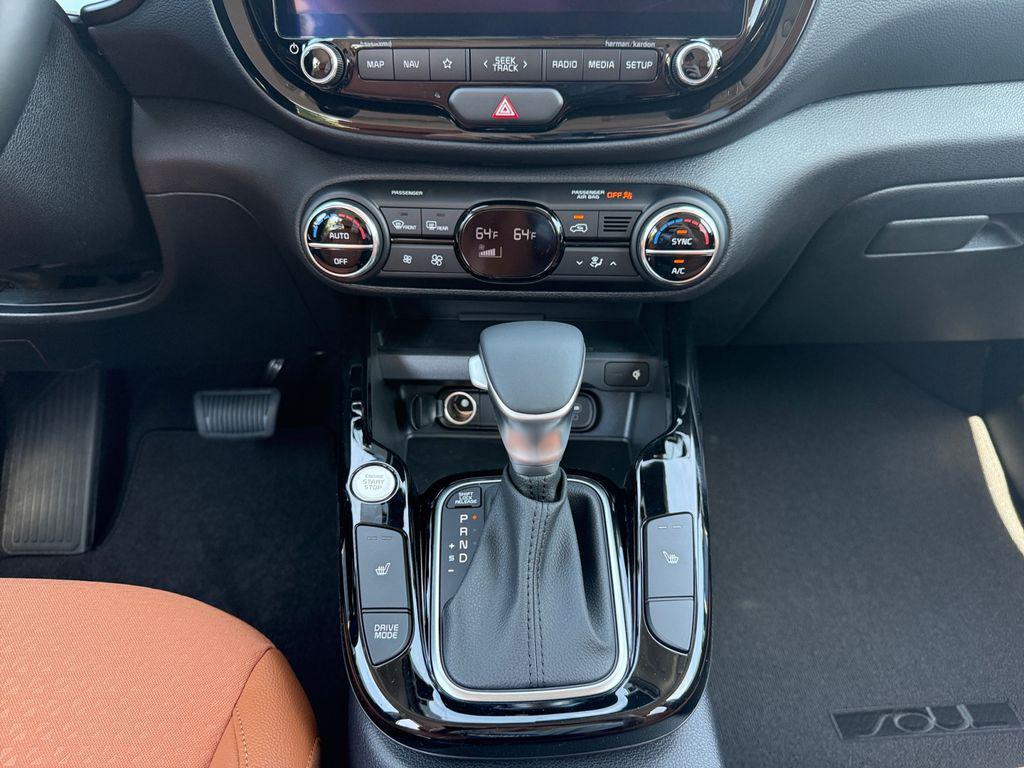 new 2025 Kia Soul car, priced at $26,190
