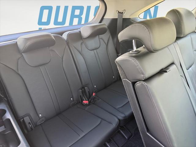new 2025 Kia Sorento car, priced at $37,536