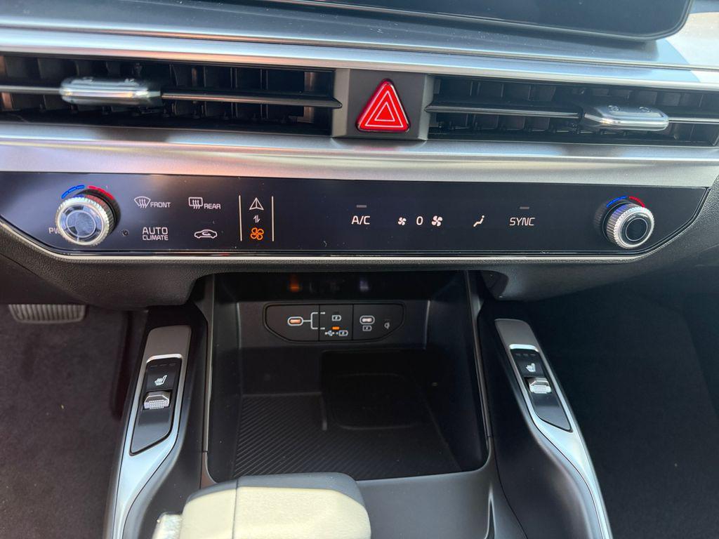 new 2025 Kia Sorento car, priced at $33,000