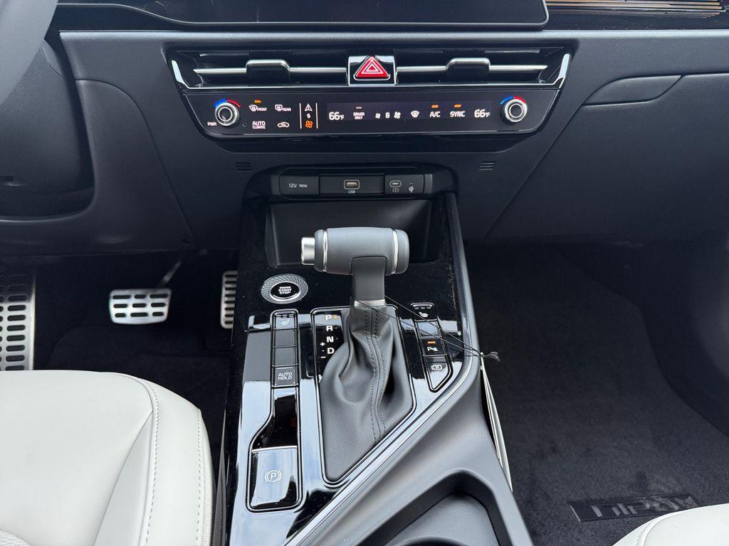 new 2025 Kia Niro car, priced at $32,746