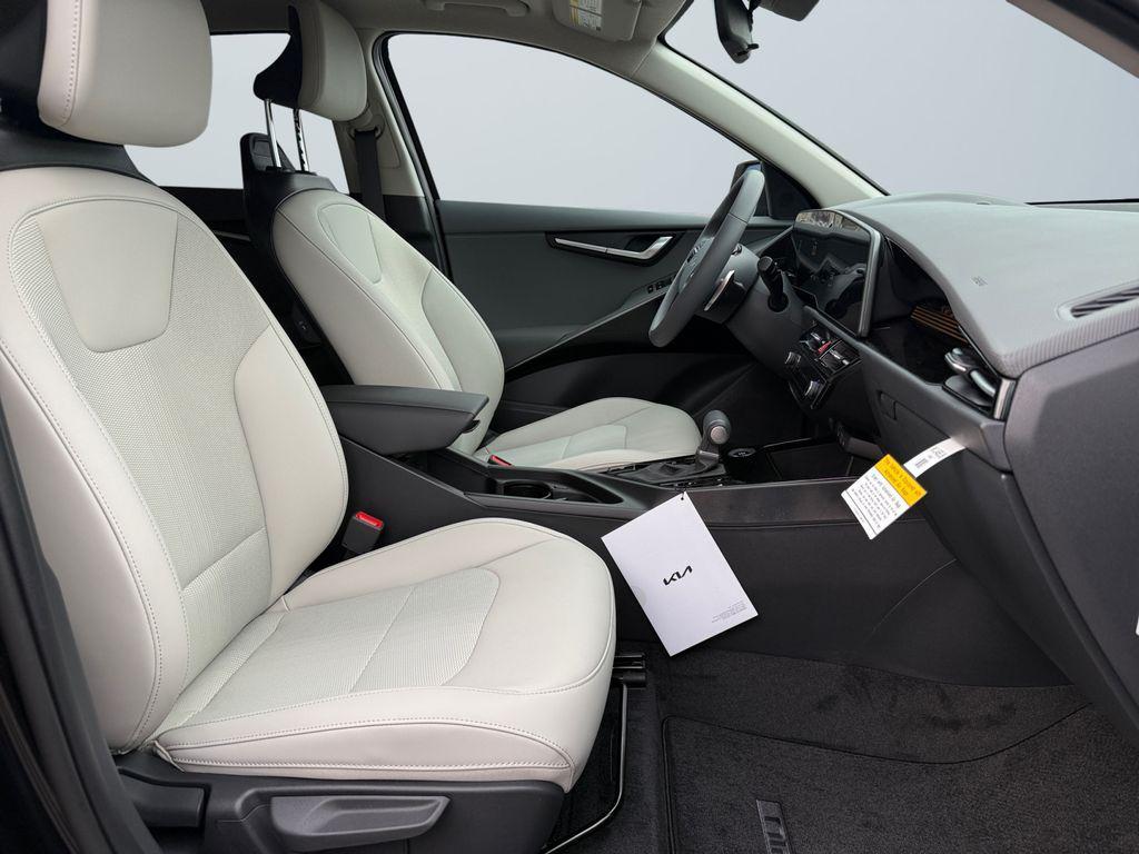 new 2025 Kia Niro car, priced at $32,746