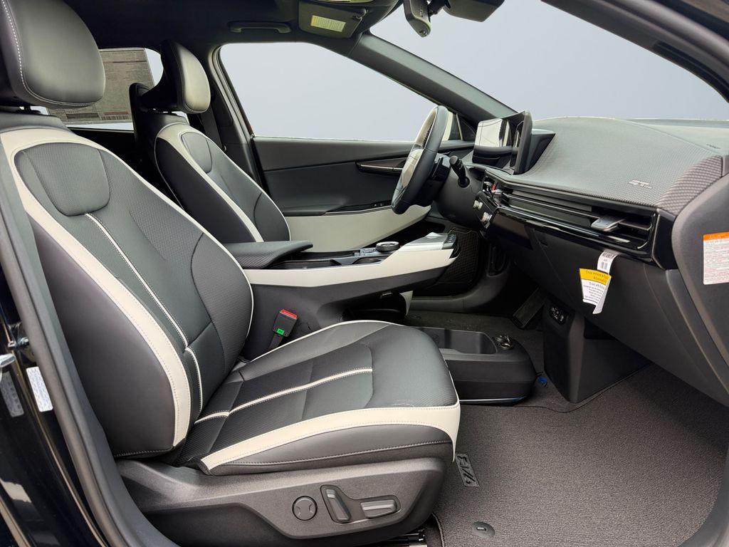 new 2025 Kia EV6 car, priced at $47,800