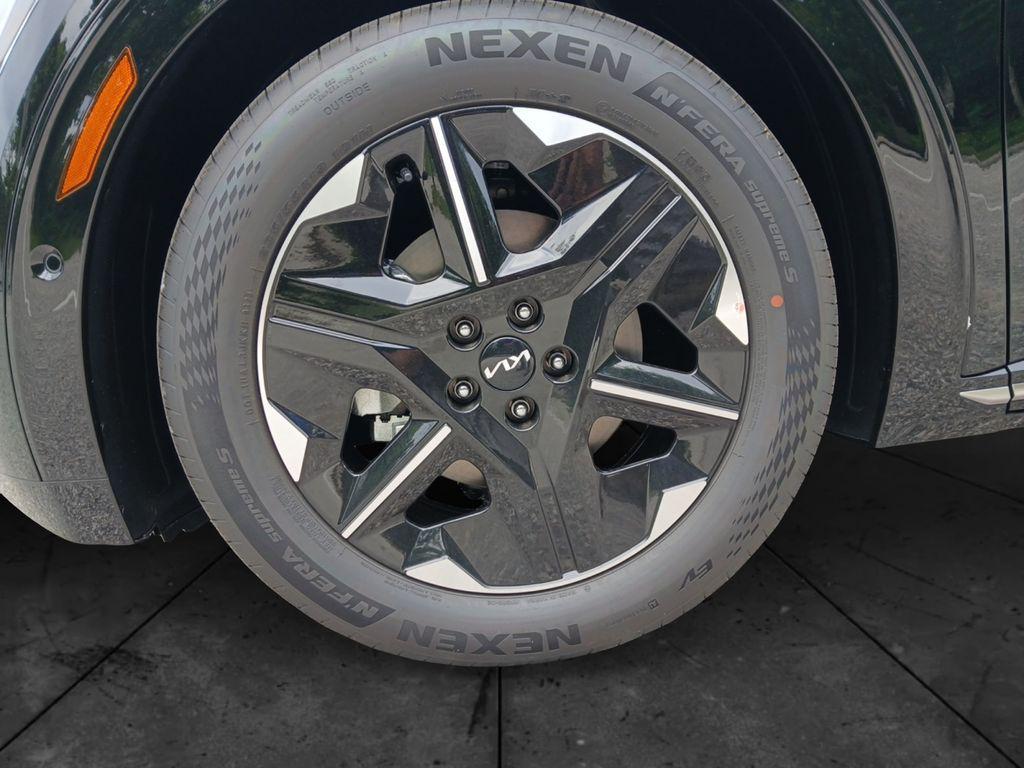 new 2025 Kia EV6 car, priced at $44,000