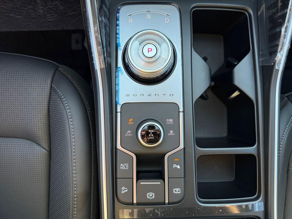new 2025 Kia Sorento Hybrid car, priced at $35,300