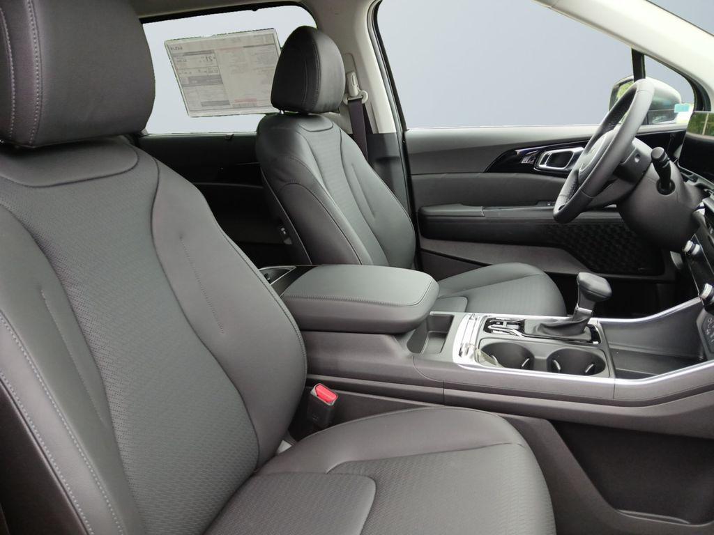 new 2026 Kia Carnival car, priced at $50,678