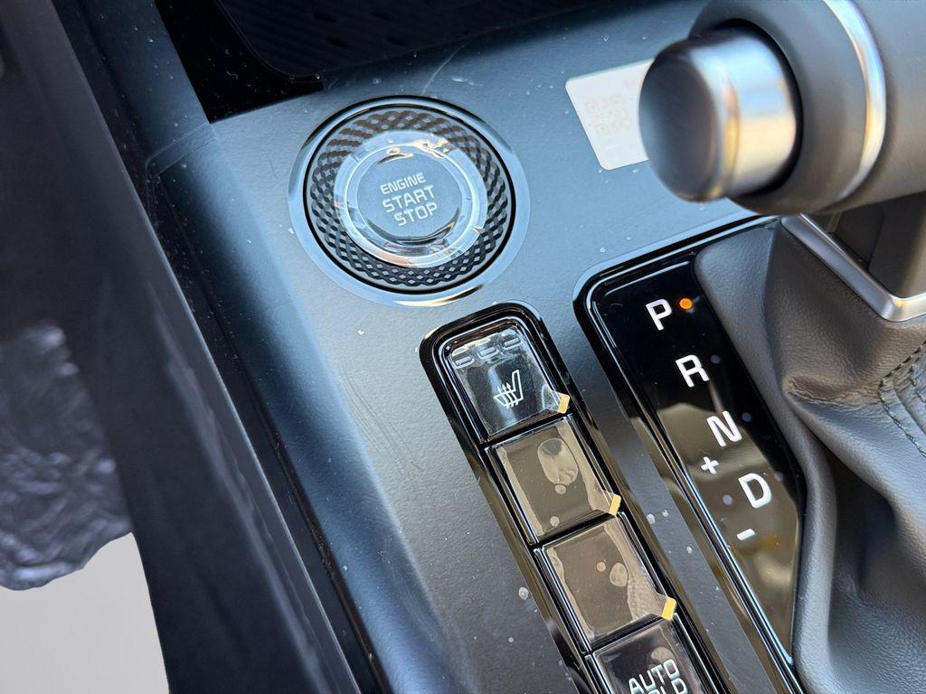 new 2025 Kia Niro car, priced at $30,178