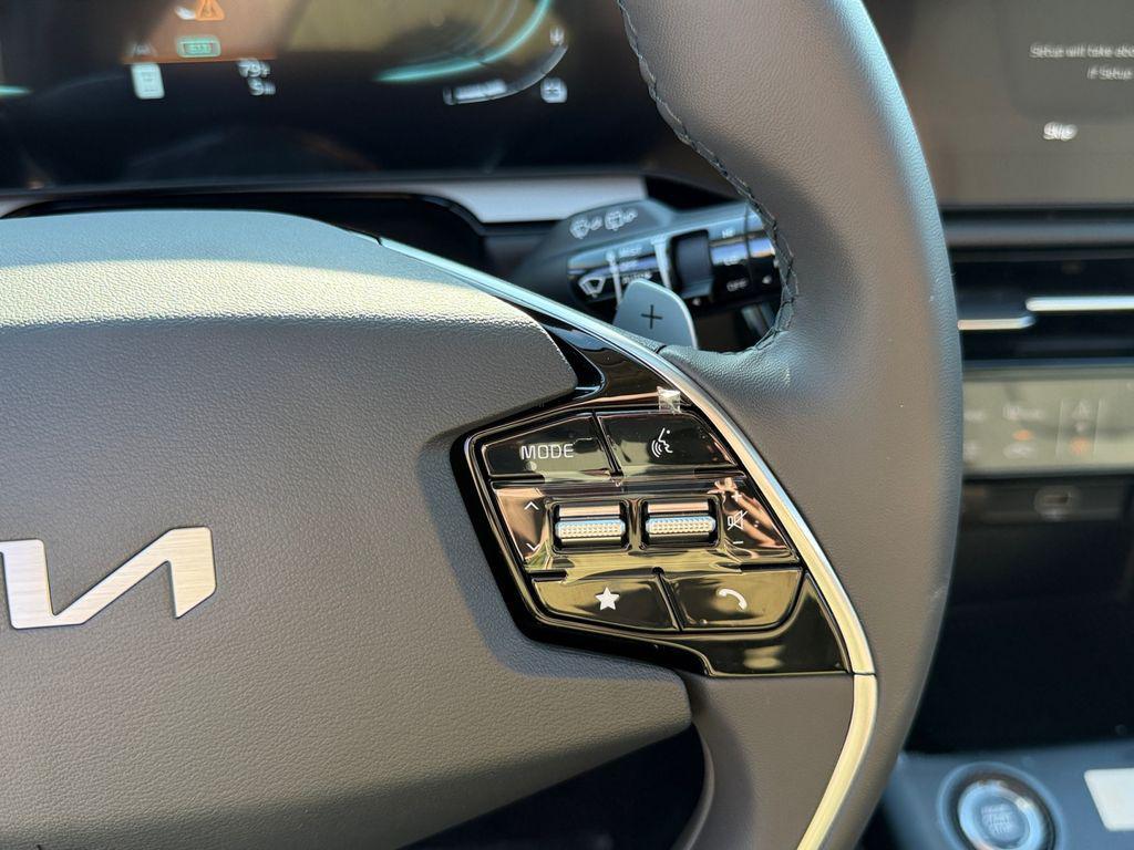 new 2025 Kia Niro car, priced at $30,178