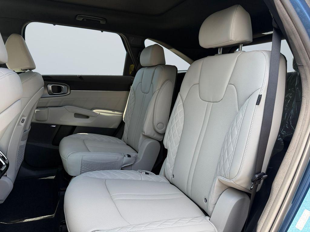 new 2025 Kia Sorento Hybrid car, priced at $40,000