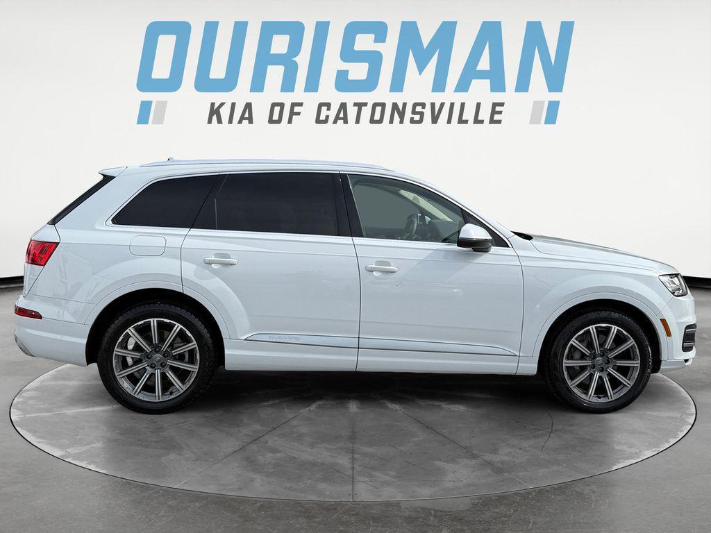 used 2018 Audi Q7 car, priced at $25,900