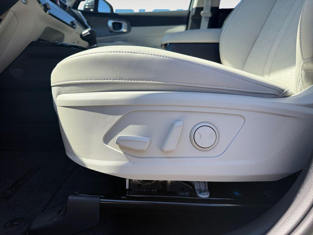 new 2025 Kia Sorento car, priced at $37,900