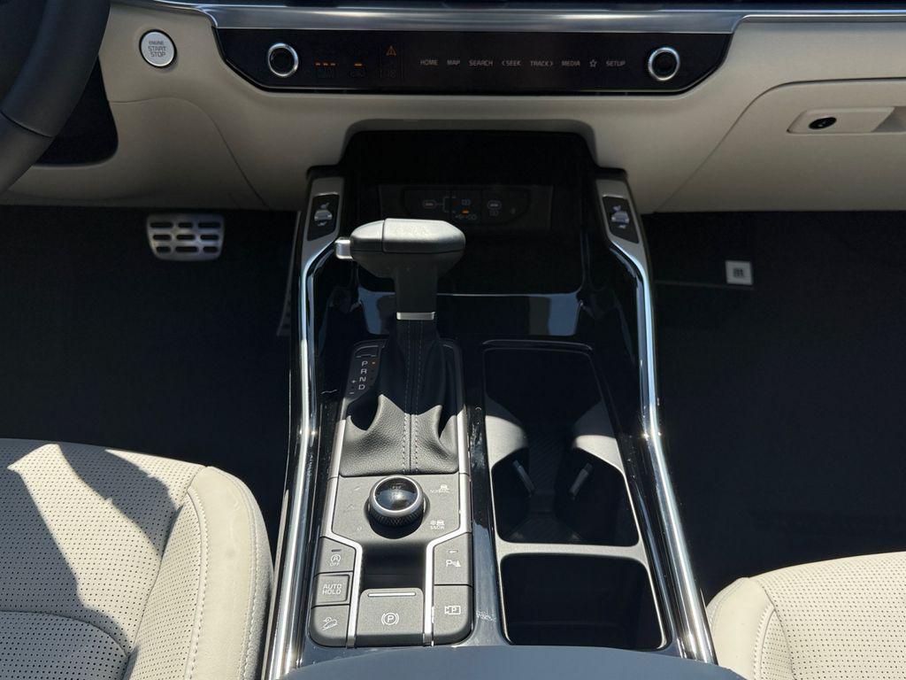 new 2025 Kia Sorento car, priced at $37,900