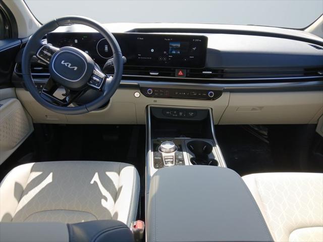 new 2025 Kia Carnival Hybrid car, priced at $50,650