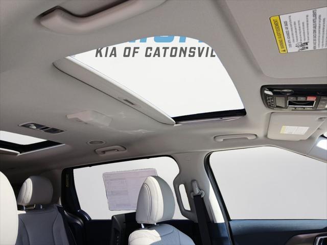 new 2025 Kia Carnival Hybrid car, priced at $50,650