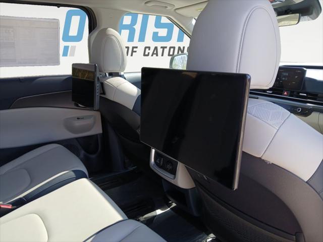 new 2025 Kia Carnival Hybrid car, priced at $50,650