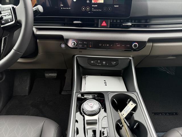 new 2025 Kia Carnival Hybrid car, priced at $44,011