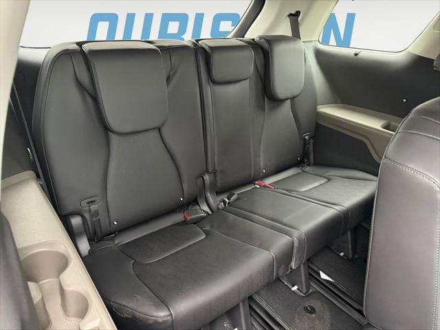 new 2025 Kia Carnival Hybrid car, priced at $44,011