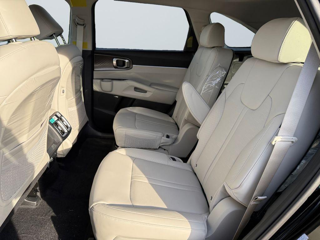 new 2026 Kia Sorento Hybrid car, priced at $42,782