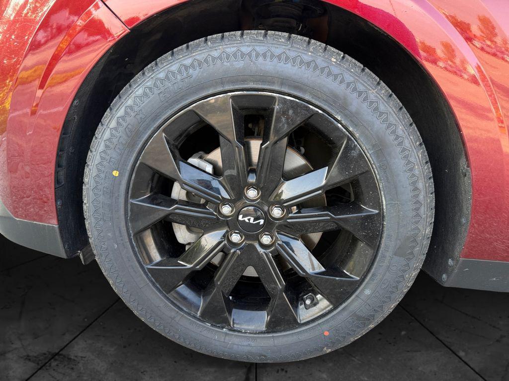 used 2022 Kia Carnival car, priced at $29,600