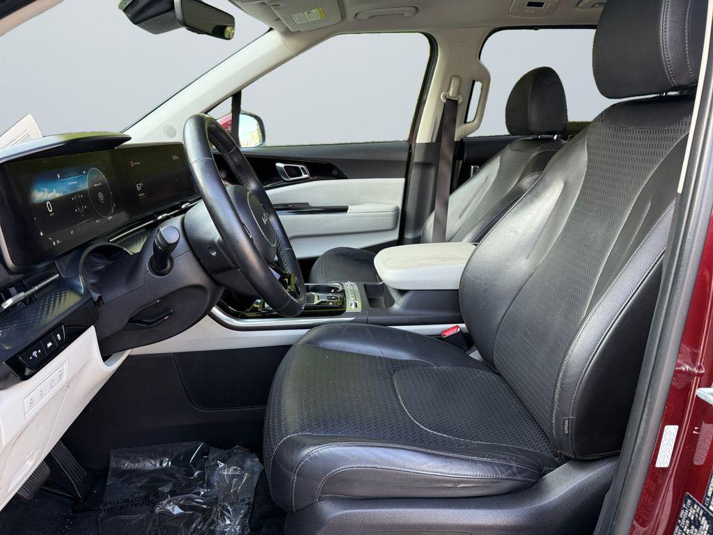 used 2022 Kia Carnival car, priced at $29,600