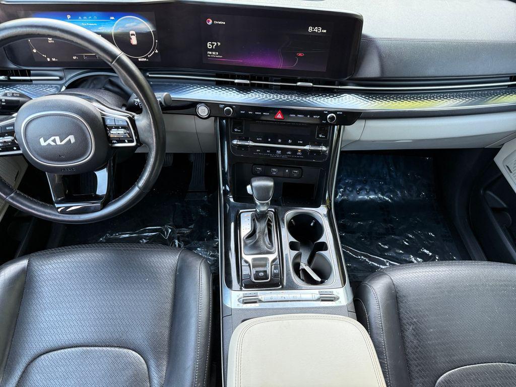 used 2022 Kia Carnival car, priced at $29,600