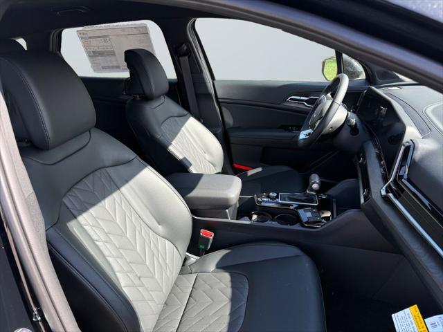 new 2025 Kia Sportage car, priced at $33,058