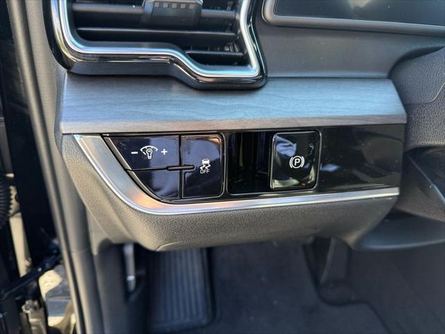 new 2025 Kia Sportage car, priced at $33,058