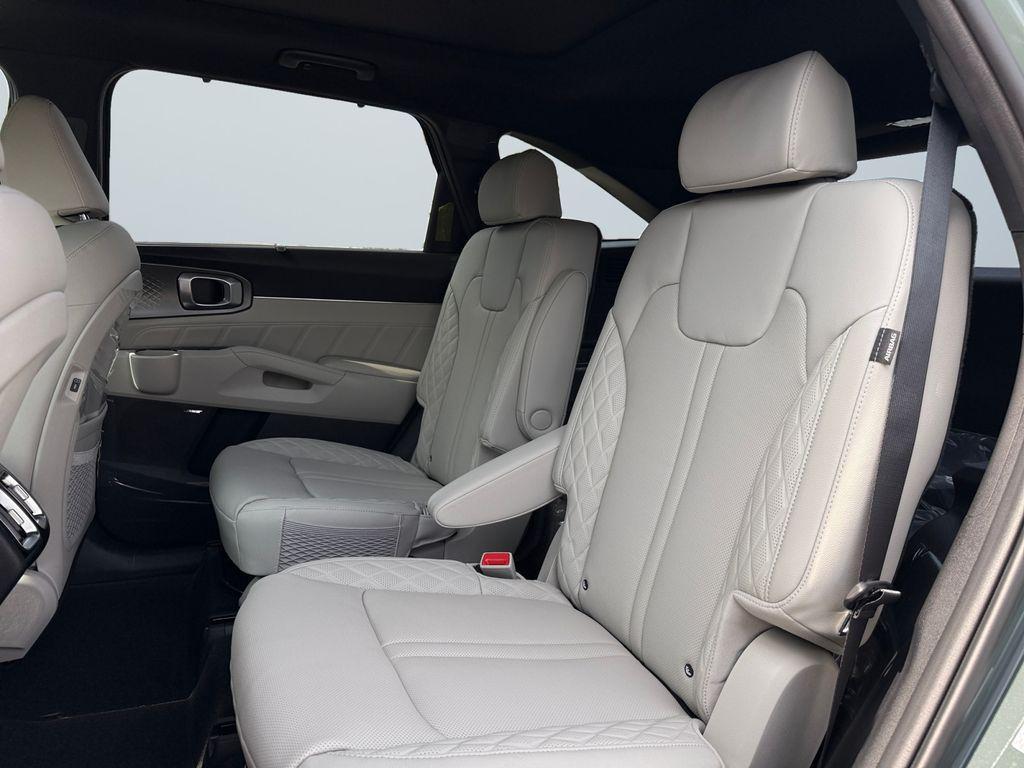 new 2025 Kia Sorento Hybrid car, priced at $40,000