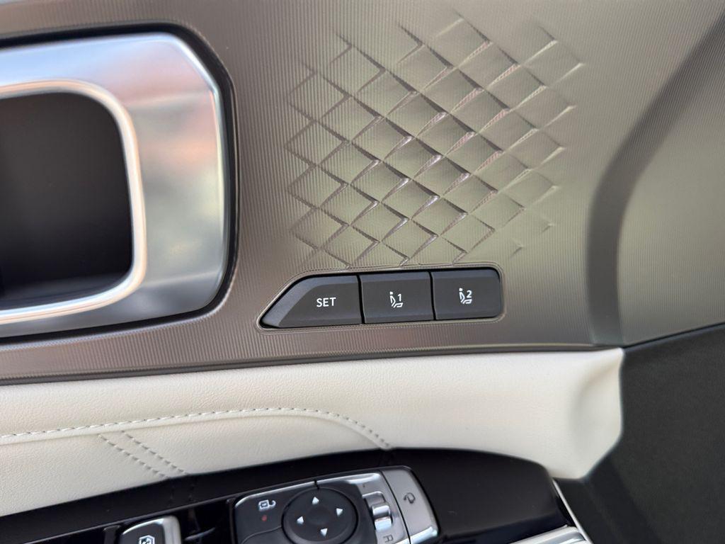 new 2025 Kia Sorento Hybrid car, priced at $40,000