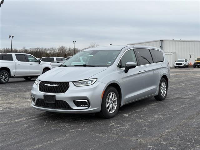 used 2023 Chrysler Pacifica car, priced at $24,799