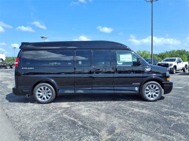new 2025 GMC Savana 2500 car