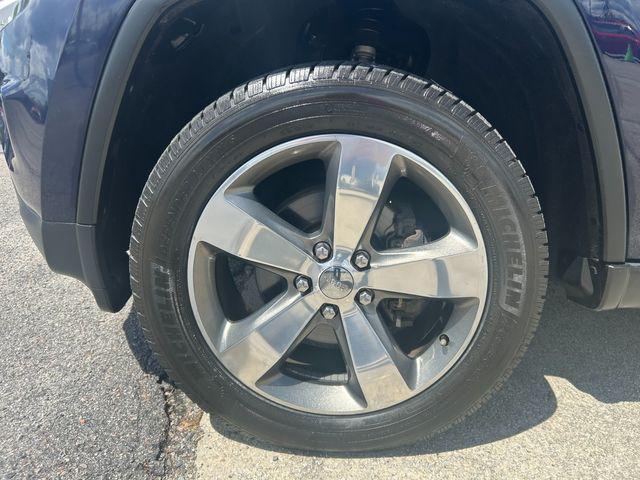 used 2016 Jeep Grand Cherokee car, priced at $14,500