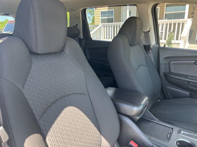 used 2011 Chevrolet Traverse car, priced at $11,990