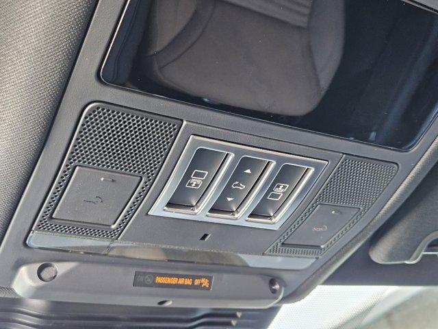 new 2025 Land Rover Discovery car, priced at $77,518