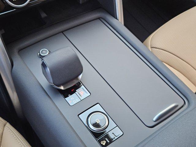 new 2025 Land Rover Discovery car, priced at $77,518