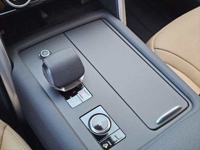 new 2025 Land Rover Discovery car, priced at $77,518