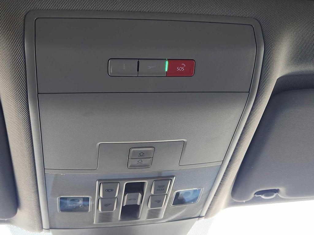 used 2021 Volkswagen Atlas car, priced at $29,990