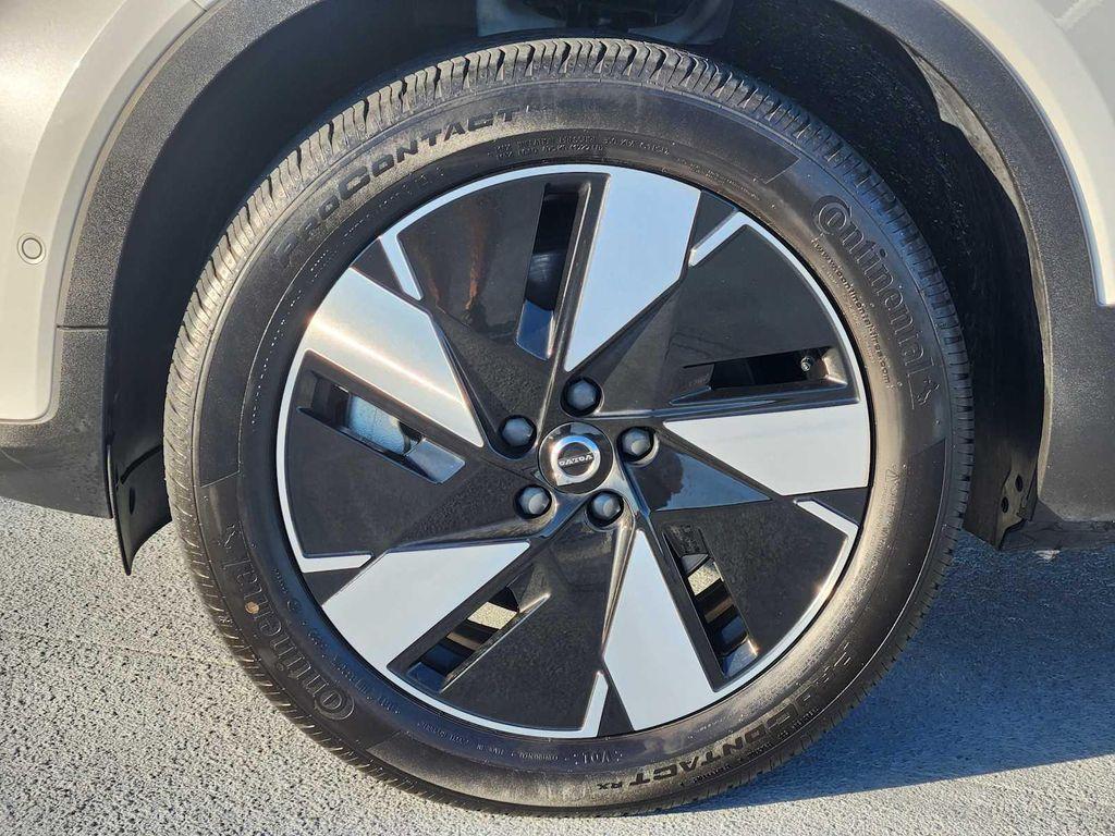 used 2024 Volvo XC40 Recharge Pure Electric car, priced at $31,990