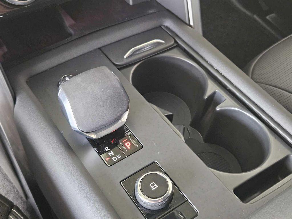 used 2024 Land Rover Discovery car, priced at $51,990