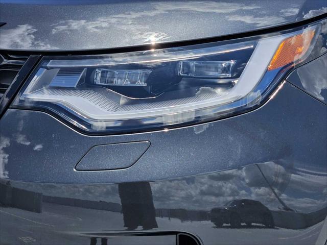 used 2024 Land Rover Discovery car, priced at $55,990