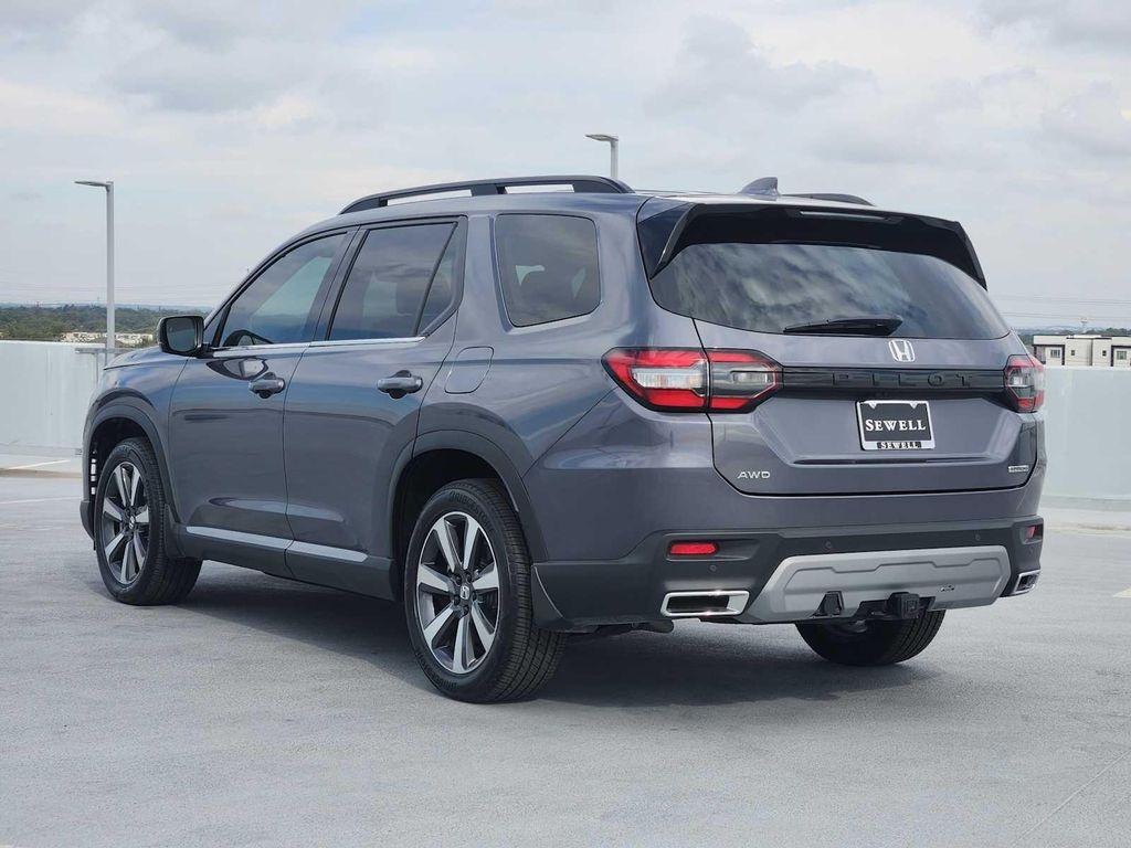 used 2025 Honda Pilot car, priced at $47,990