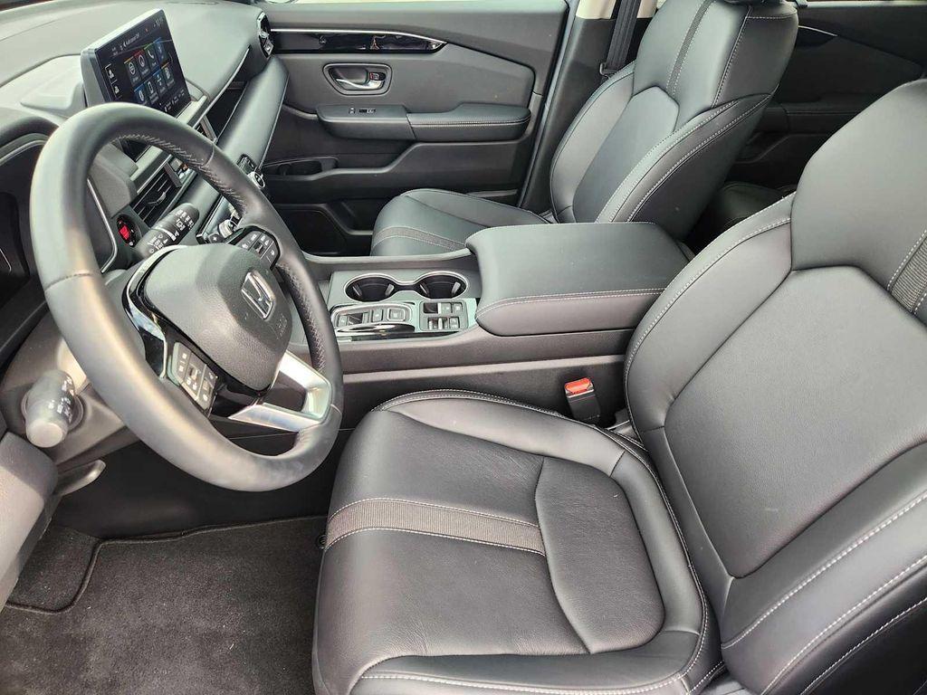 used 2025 Honda Pilot car, priced at $47,990