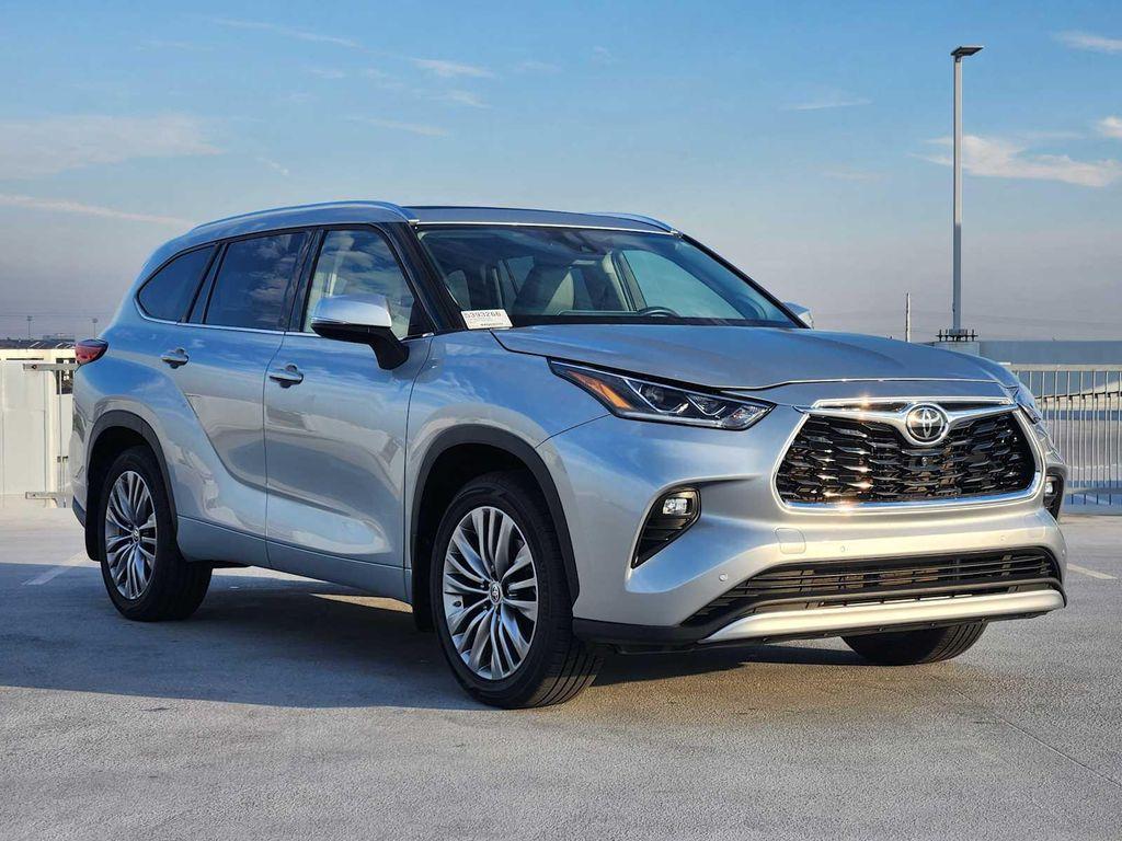 used 2021 Toyota Highlander car, priced at $35,990