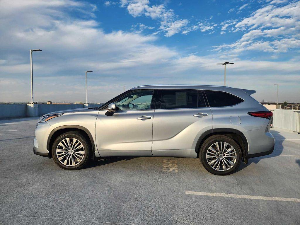 used 2021 Toyota Highlander car, priced at $35,990
