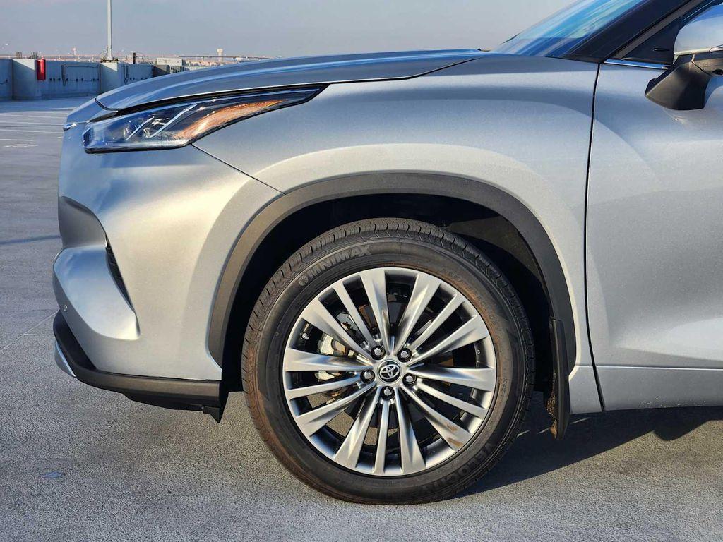 used 2021 Toyota Highlander car, priced at $35,990