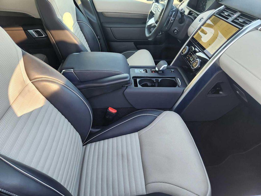 used 2021 Land Rover Discovery car, priced at $27,990