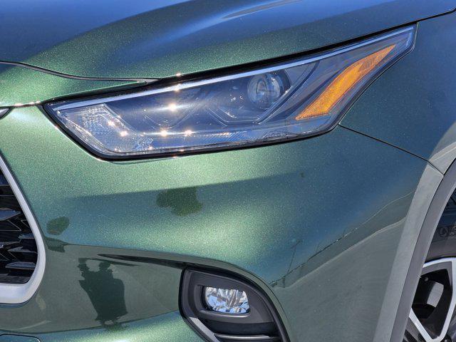 used 2023 Toyota Highlander car, priced at $37,990
