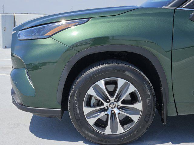 used 2023 Toyota Highlander car, priced at $37,990