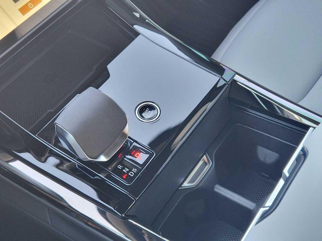 new 2025 Land Rover Range Rover Sport car, priced at $100,175